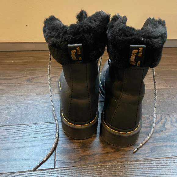 Dr. Martens Black Combat Boots Faux Fur Lined size 9 - Picture 2 of 16